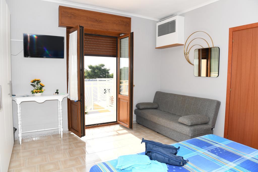 B&B Il Canto Del Mare Pulsano Exterior photo