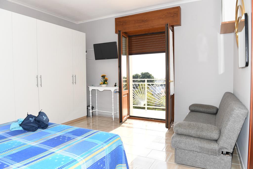 B&B Il Canto Del Mare Pulsano Exterior photo